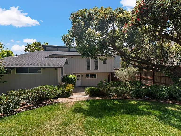 13981 Mercado Dr — Photo 37