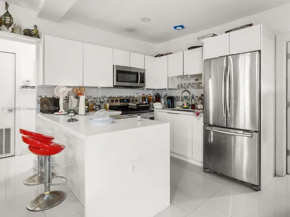 1950 NE 179th St, North Miami Beach, FL 33162