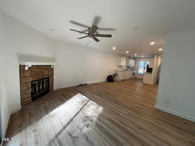 4247 The Oaks Dr — Photo 3