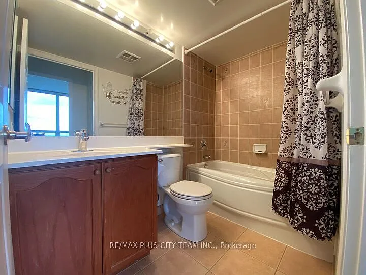 55 Strathaven Dr #1901 — Photo 13