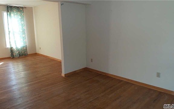 5th image of 32 Town Ave