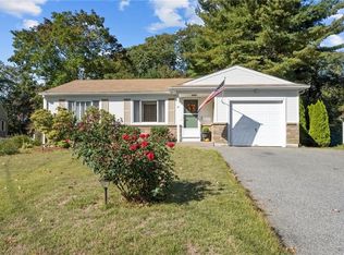 19 Plaza Dr, Riverside, RI 02915