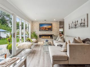 55 Duckpond Dr N, Wantagh, NY