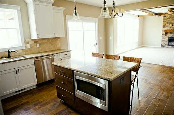 4th image of 4105 139th St