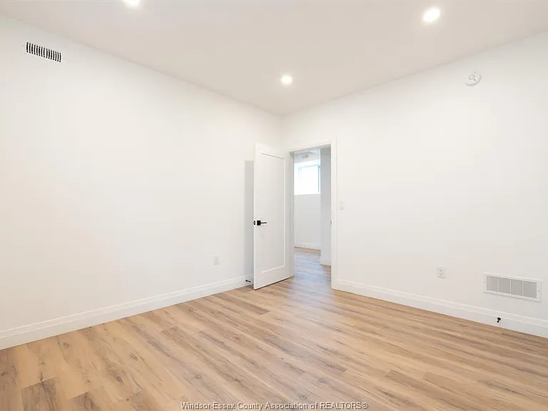 987 Ford Blvd #2 — Photo 6
