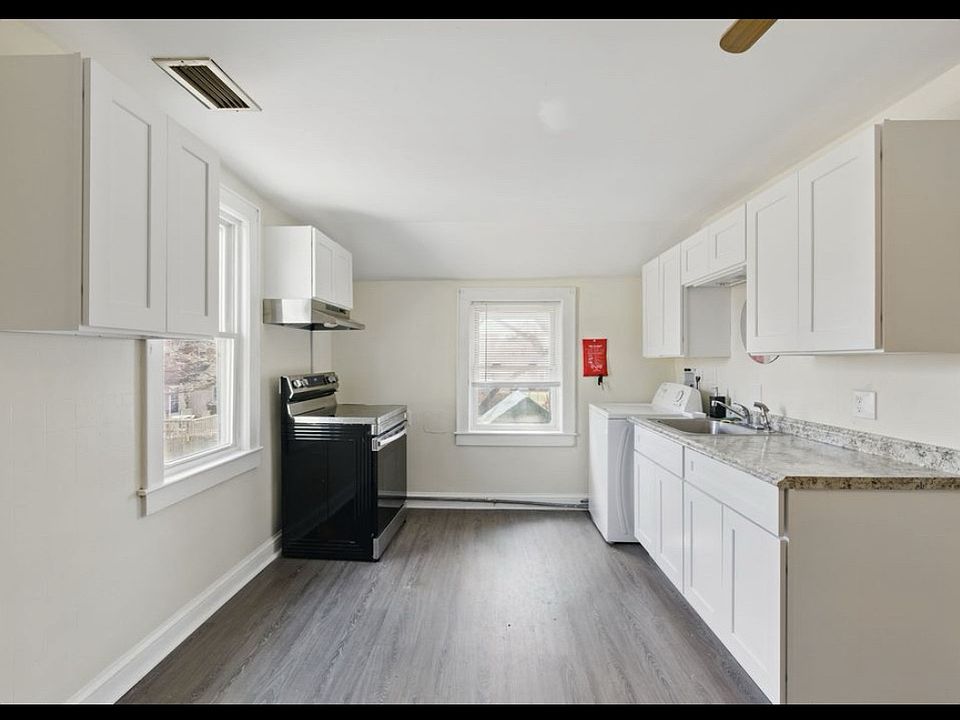 1st image of 17 Lownds Dr