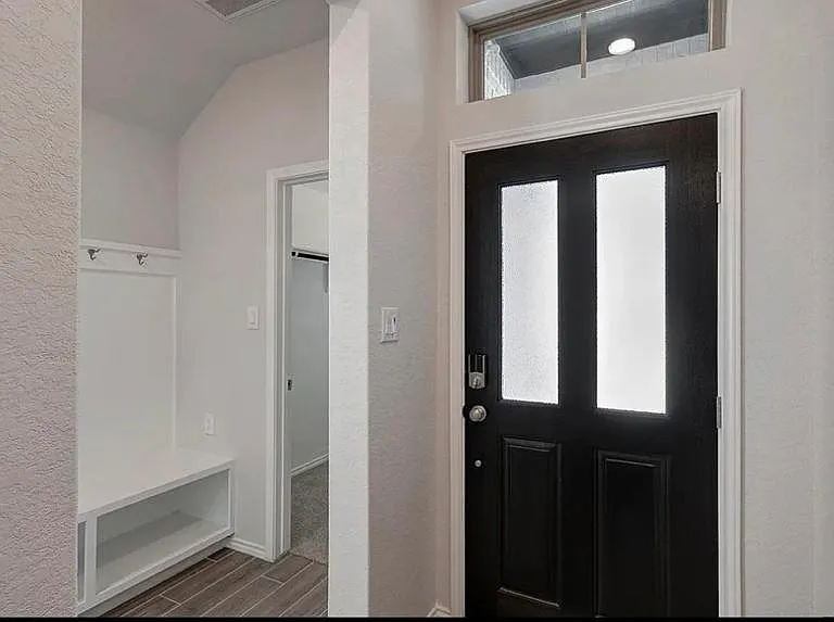 2640 Barkey Spgs — Photo 2