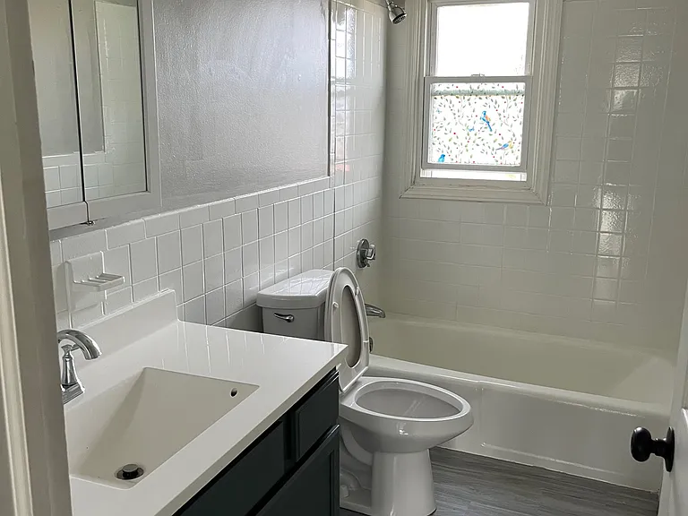 Williamsburg Apartments — Photo 7