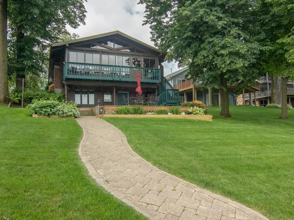 23 Delburne Dr, Davis, IL 61019