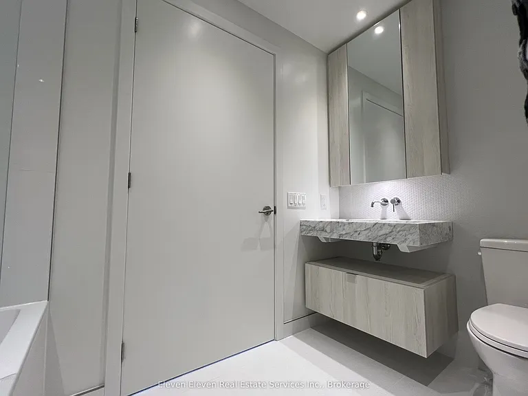 11 Yorkville Ave #2402 — Photo 5
