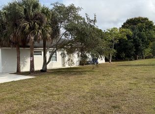 130 Sparrow Dr APT B, West Palm Beach, FL 33411