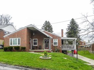 212 Crescent Dr, New Kensington, PA 15068