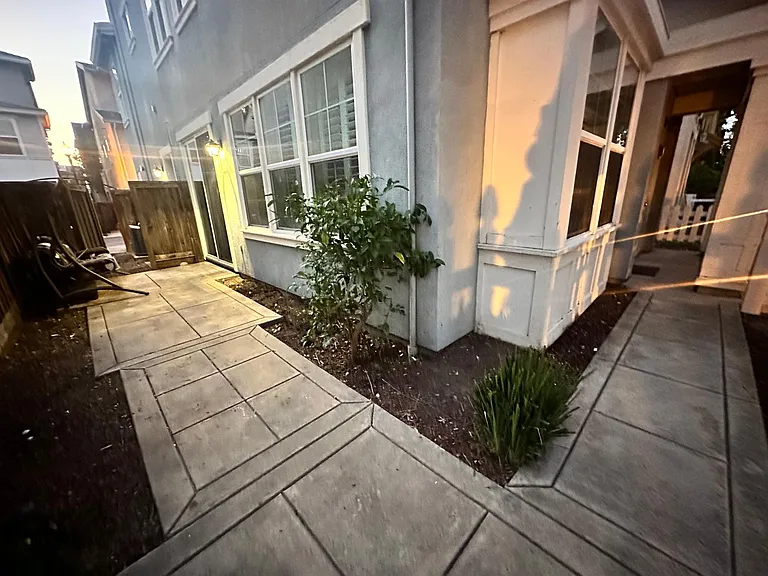 4490 Maybeck Ter — Photo 33