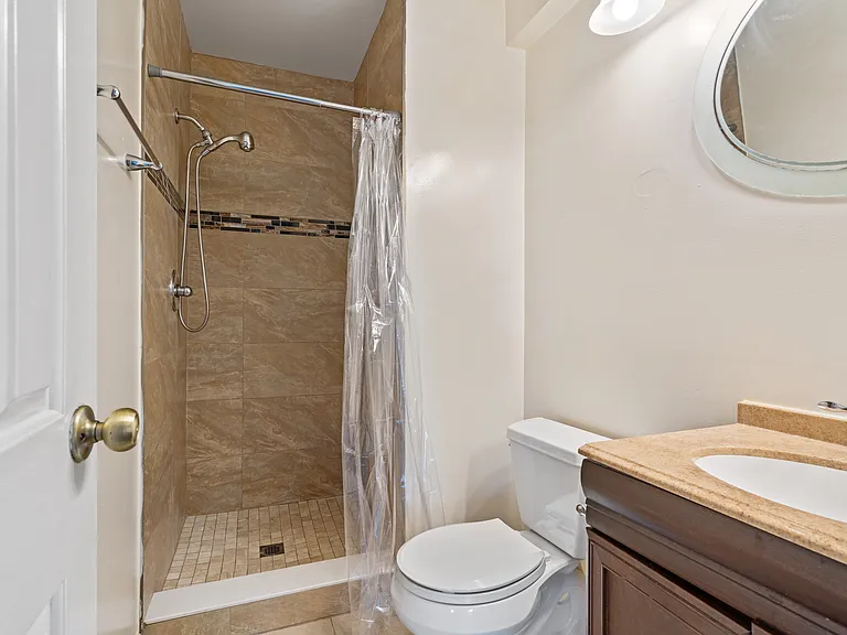 2820 Mozart Dr — Photo 8
