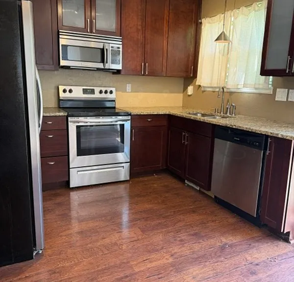 380 Elati St — Photo 3