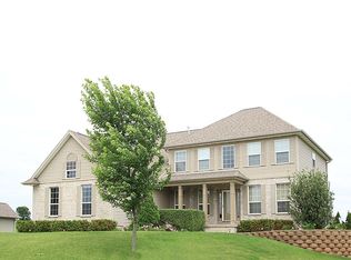 5175 Sterling Heights Dr, Marion, IA 52302
