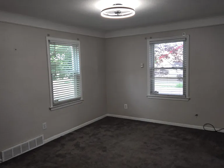 770 E Chesterfield St — Photo 9