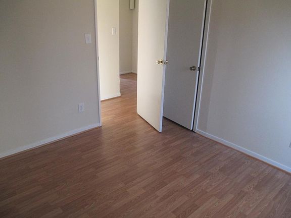 4th image of 6064 Laveta Dr