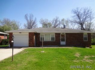 2203 Morning Star Dr, Alton, IL 62002