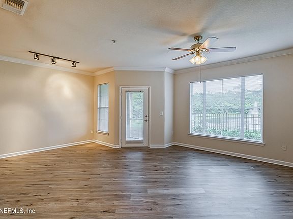 4th image of 8290 GATE Parkway W #604