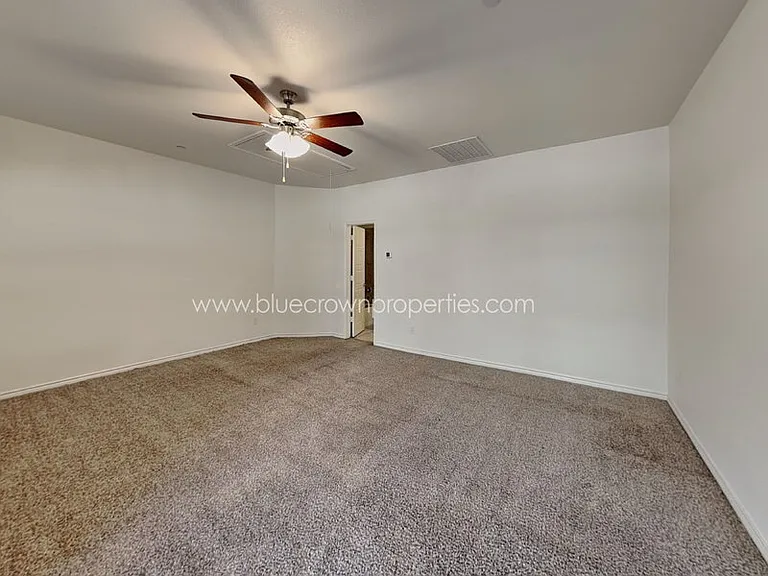 2431 Klamath Dr — Photo 7