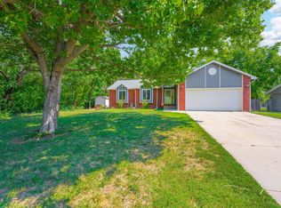 1832 Country Club Rd, El Dorado, KS 67042