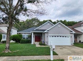 27 Pine Valley Rd, Jackson, NJ 08527