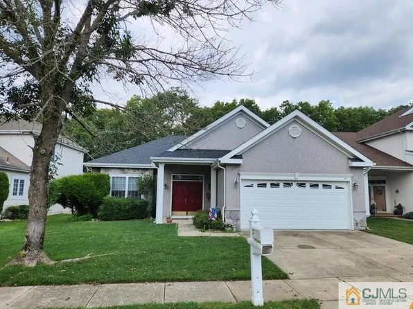 27 Pine Valley Rd, Jackson, NJ 08527