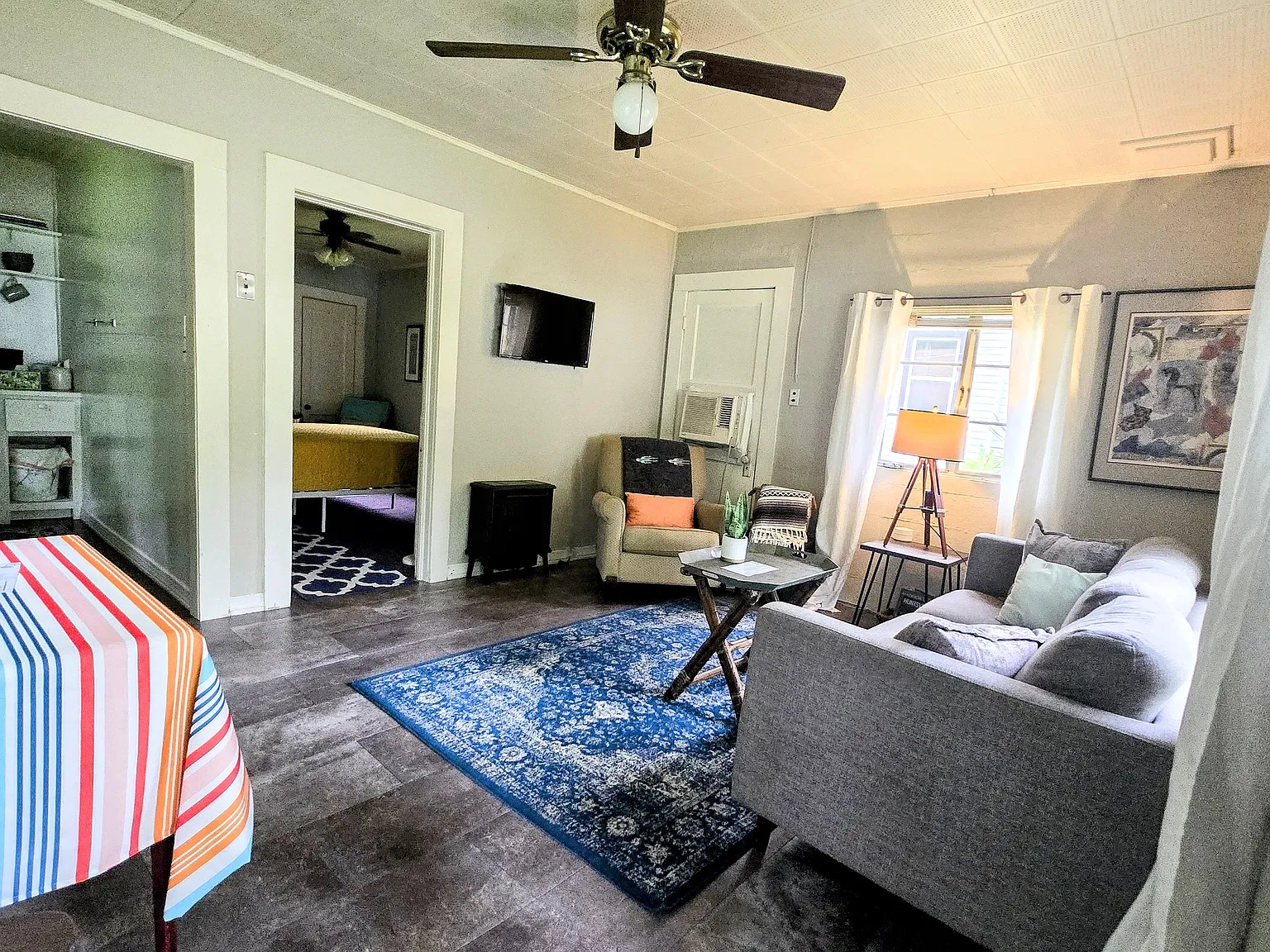 1 bed, $1,000 — Photo 1
