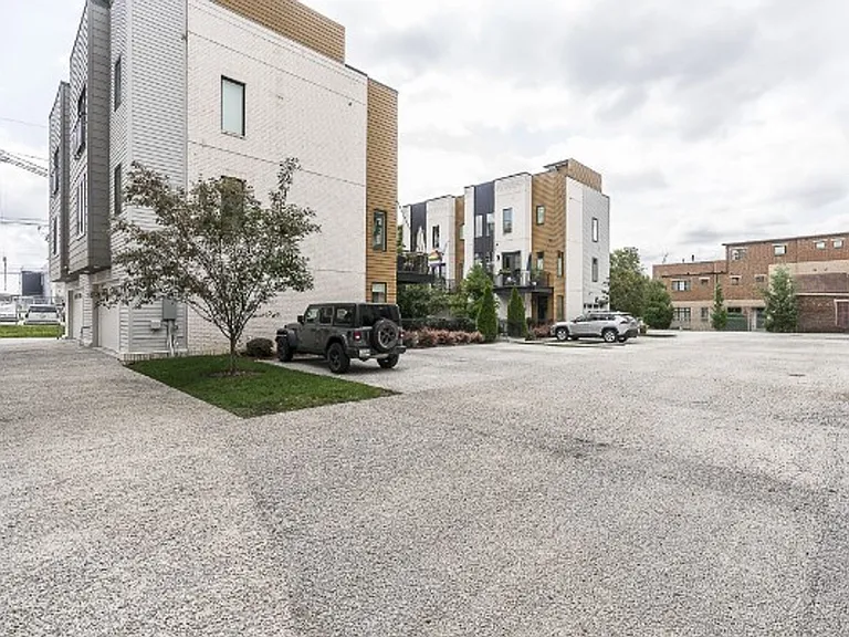 323 Garfield St — Photo 46