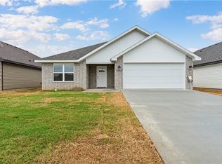 1712 Gerald Shay Rd, Gentry, AR 72734