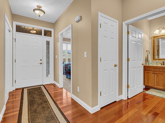5th image of 462 Glenview Dr