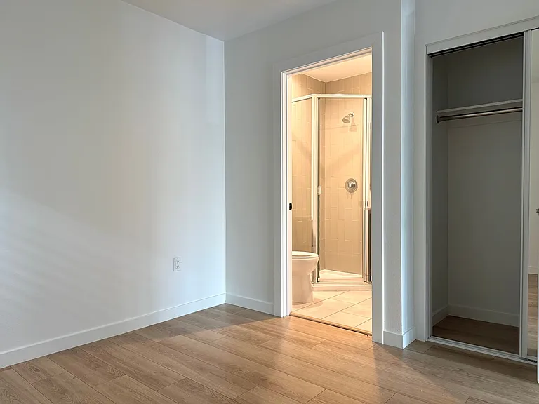1538 W 30th St #1 — Photo 8
