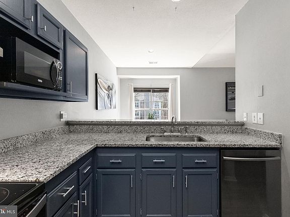 3rd image of 310 Canterbury Rd