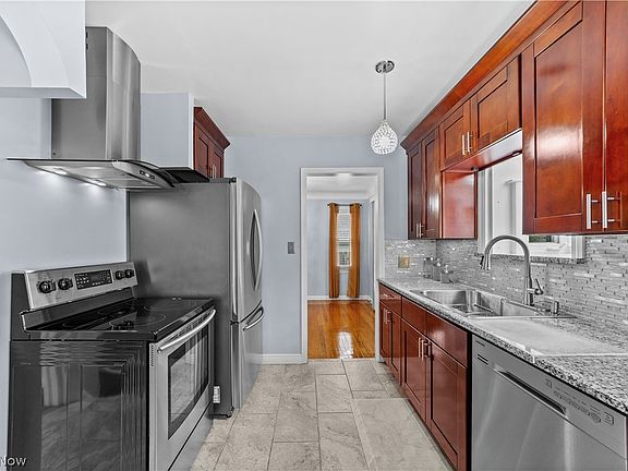 5th image of 4231 W 62nd St