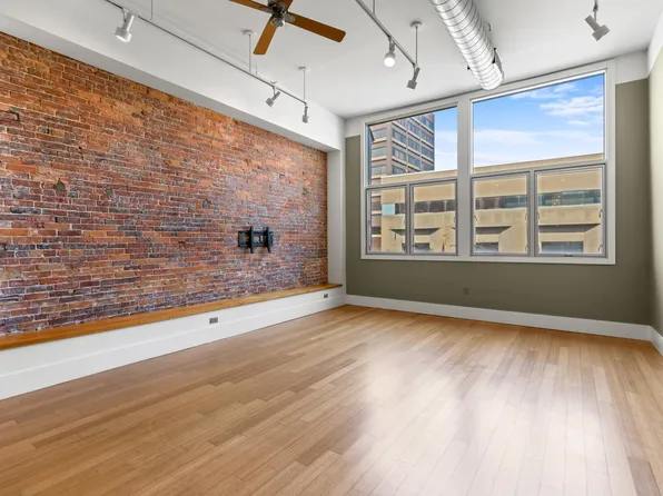 15 Brown St Unit 204, Portland, ME 04101