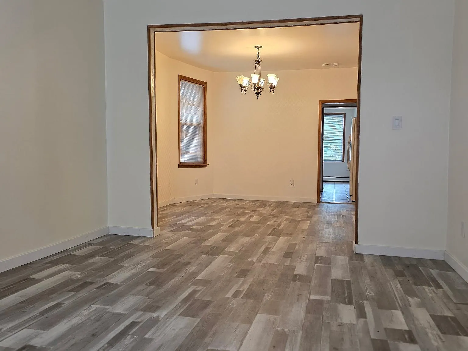 3 bed, 1.0 bath, $2,400 — Photo 3