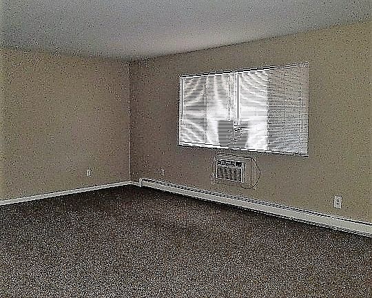 2nd image of 38608 Meadowdale Dr