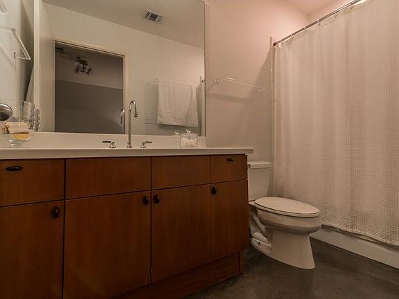 4th image of 845 Spring St NW Unit 122