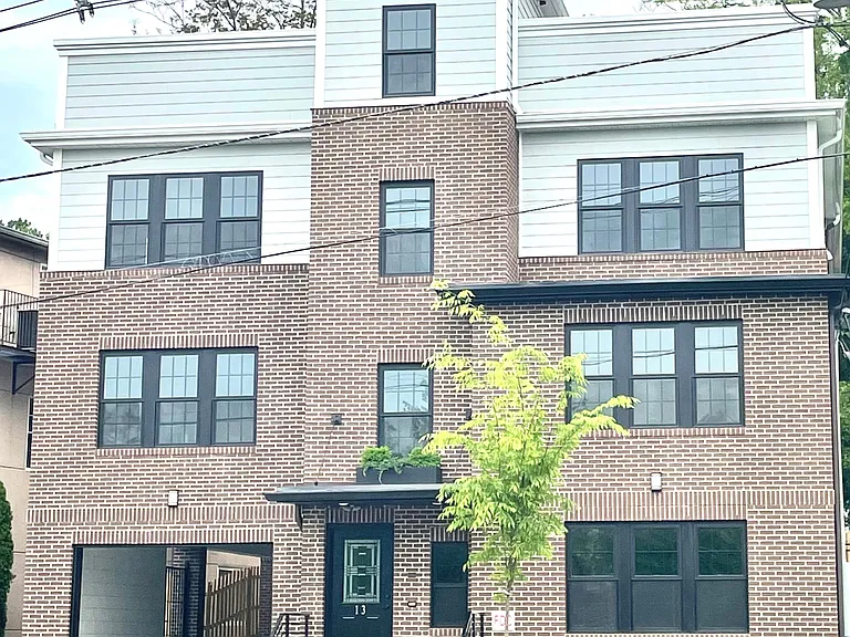 13 Church St #D — Photo 1