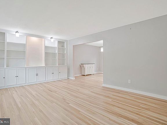 4th image of 501 Deacon Brook Cir