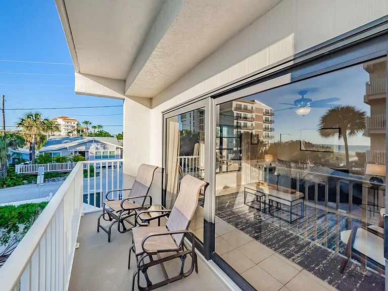 15 Glendale St #1B — Photo 42