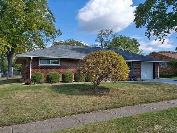 3rd image of 2131 Lynpark Ave
