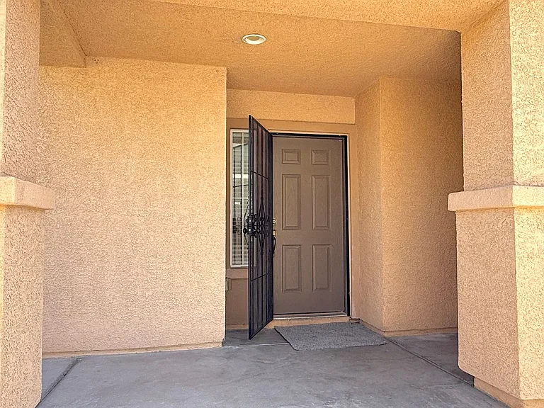 1013 Shades End Ave — Photo 3