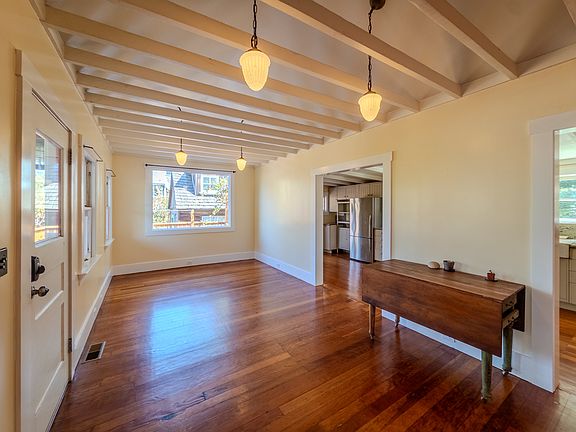 5th image of 1822 Carleton St