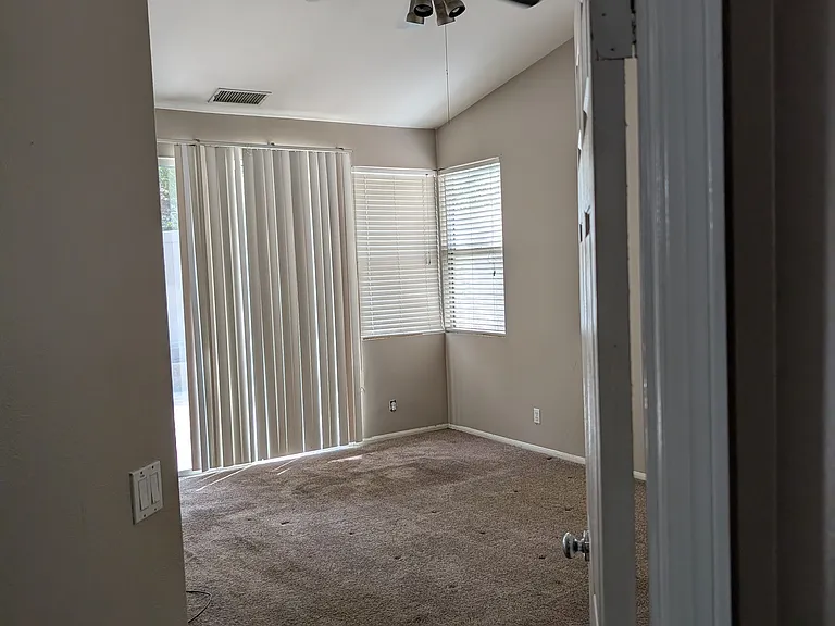 867 N Temescal St — Photo 10