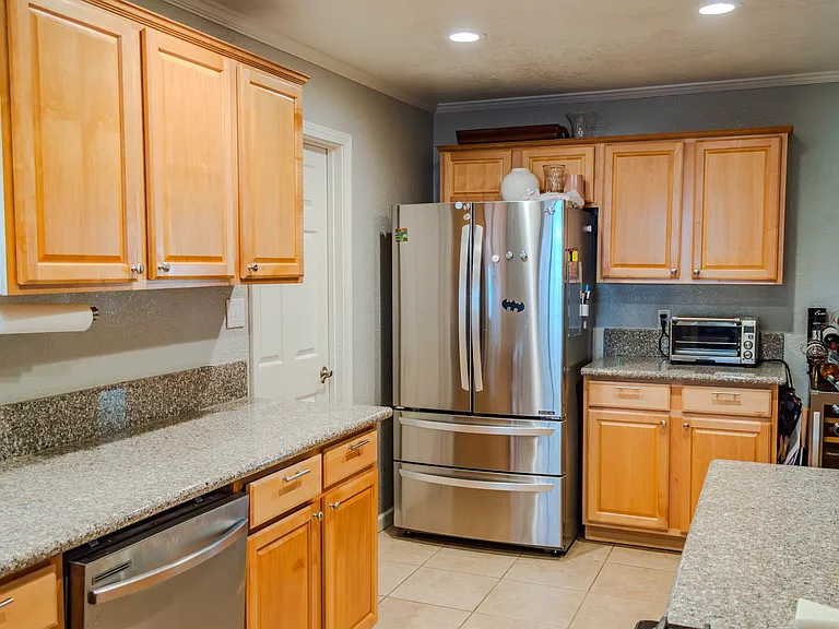 781 Duke Cir — Photo 2