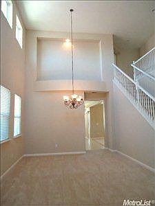 3rd image of 2613 Rose Hill Ln