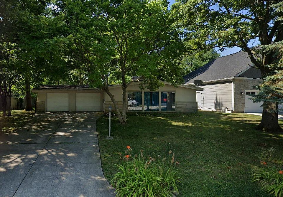2nd image of 801 Princess Dr