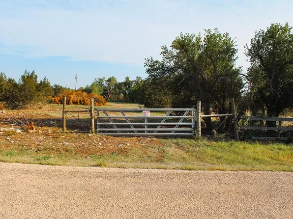 50 Oak Rd, Harper, TX 78631